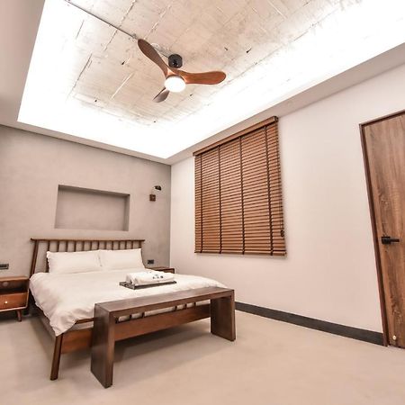 Eryang Homestay Tainan Exteriör bild