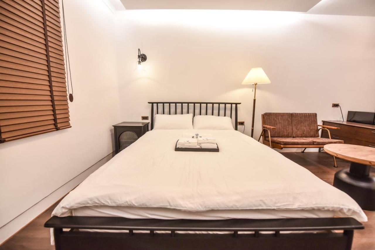 Eryang Homestay Tainan Exteriör bild