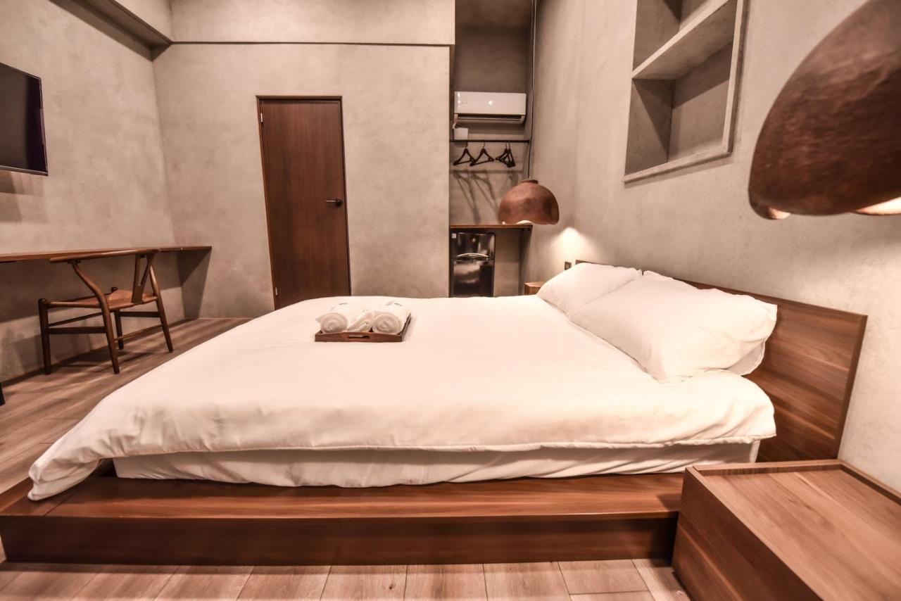 Eryang Homestay Tainan Exteriör bild
