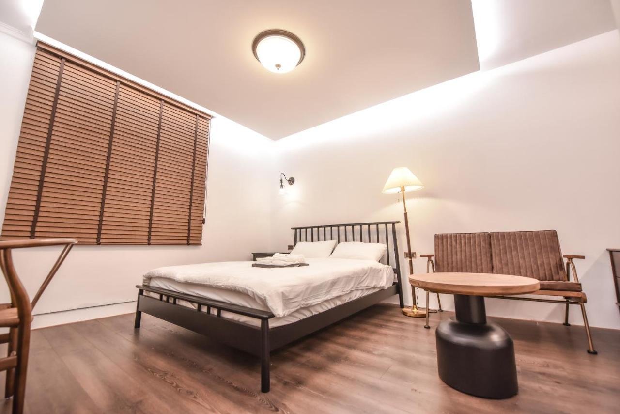 Eryang Homestay Tainan Exteriör bild