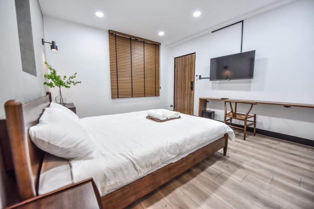 Eryang Homestay Tainan Exteriör bild