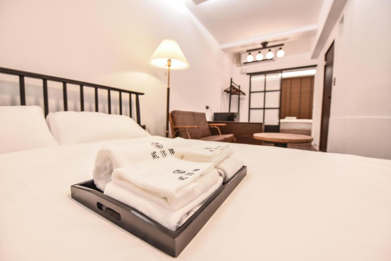 Eryang Homestay Tainan Exteriör bild