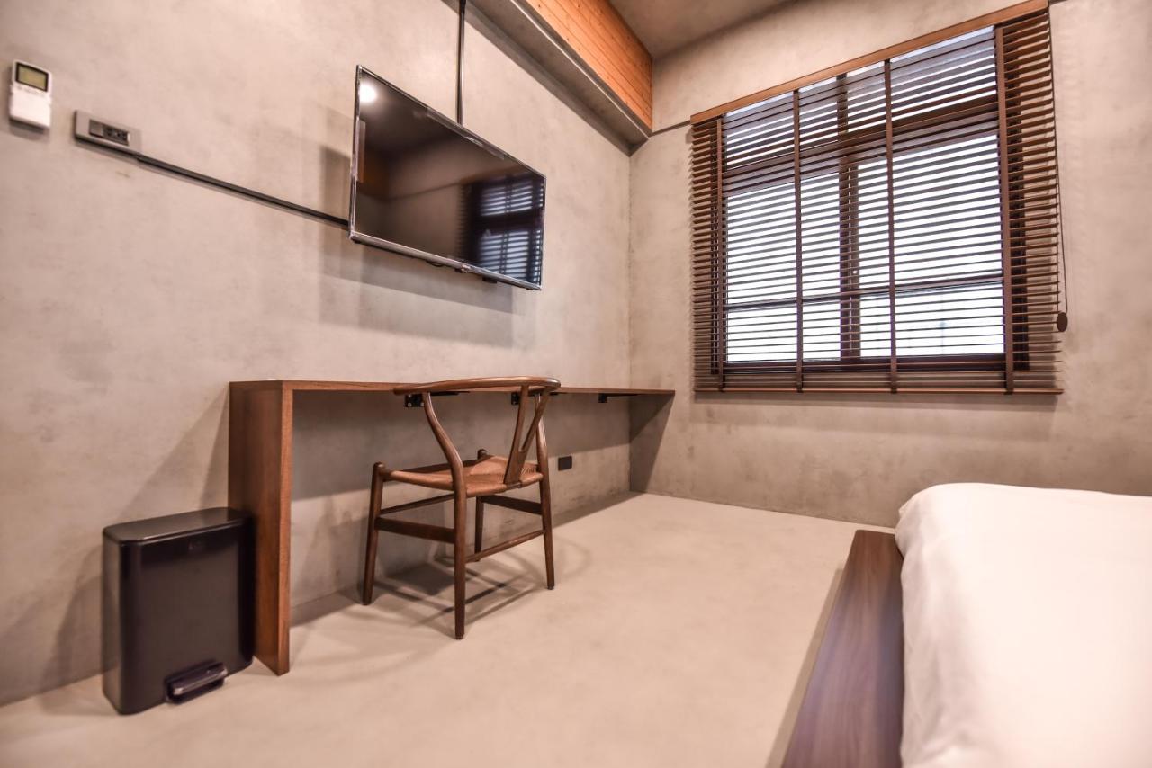 Eryang Homestay Tainan Exteriör bild
