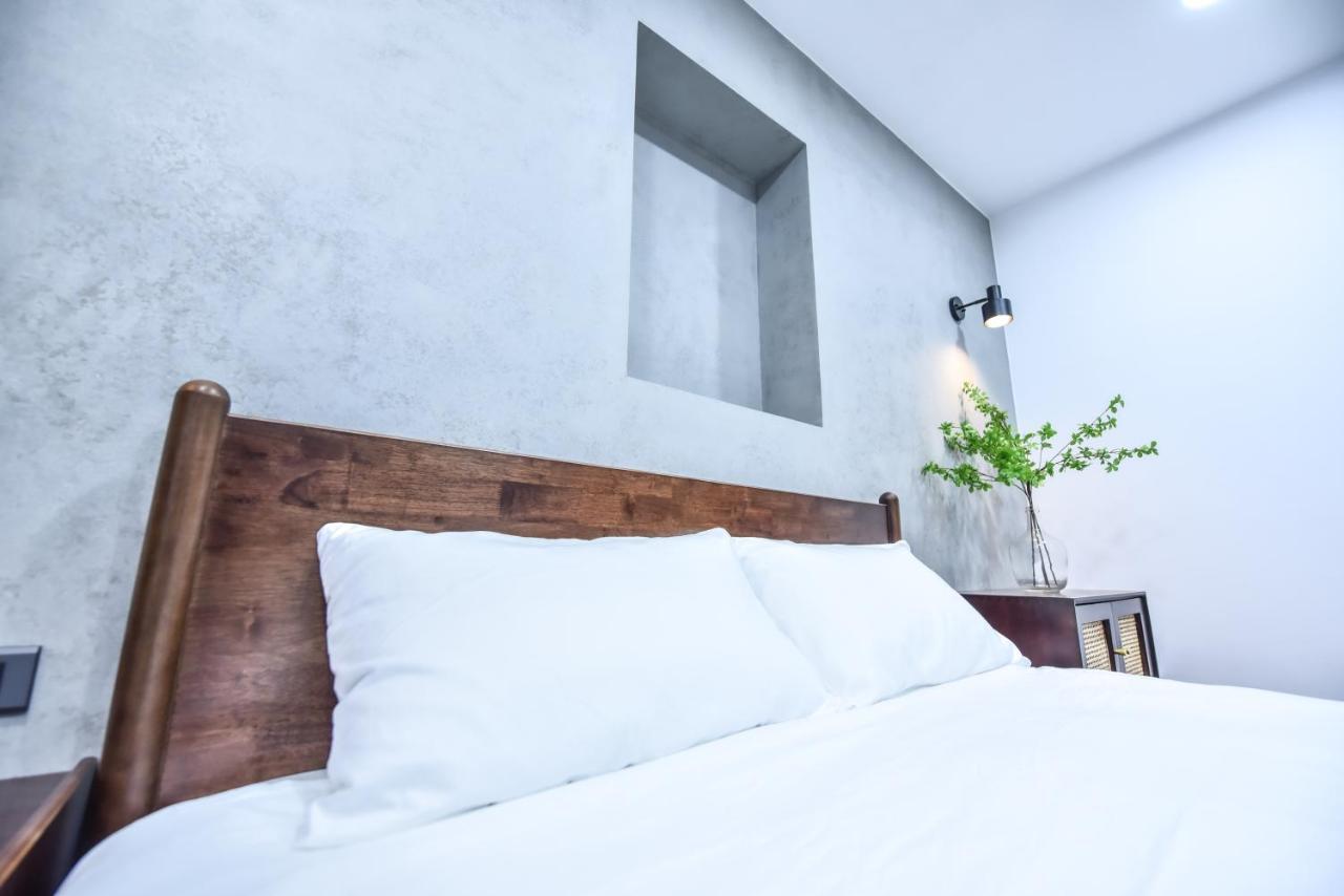 Eryang Homestay Tainan Exteriör bild