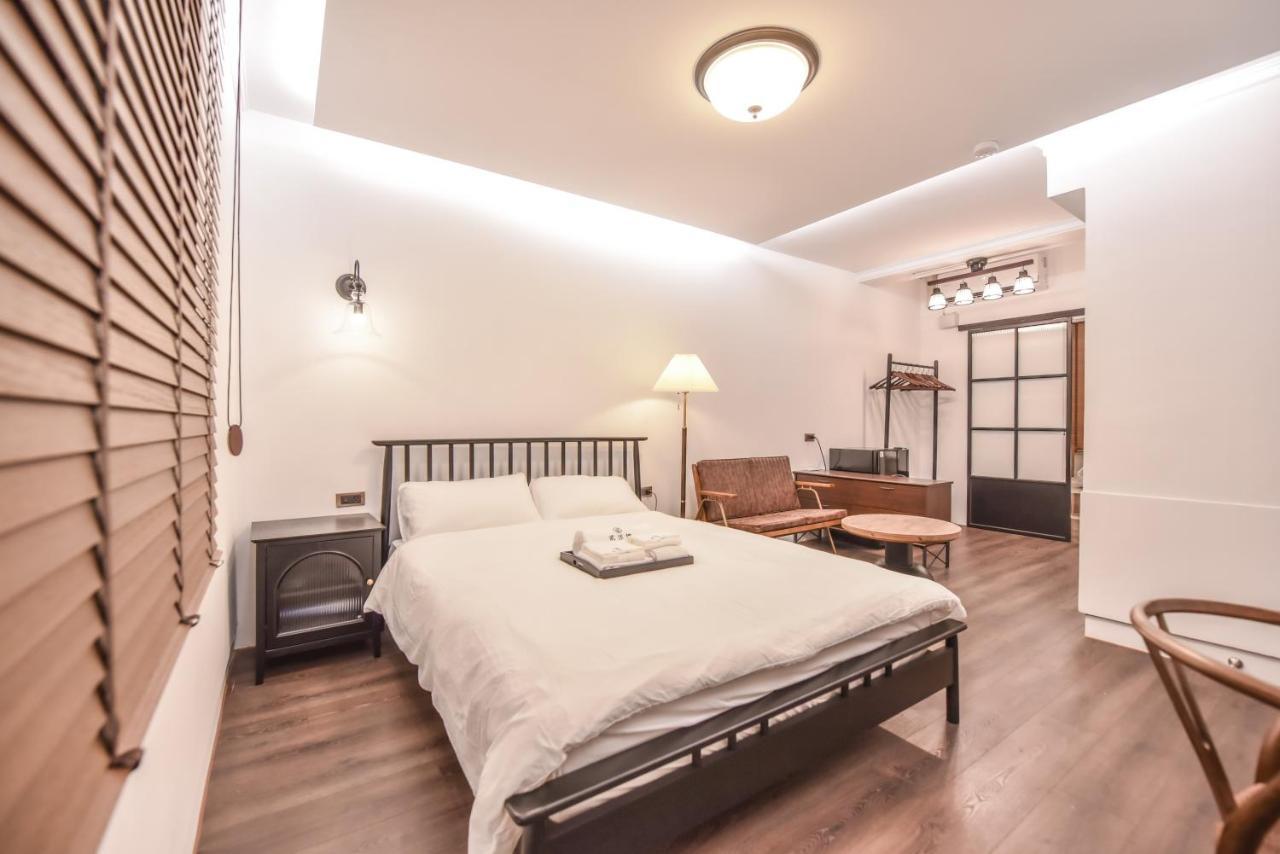 Eryang Homestay Tainan Exteriör bild