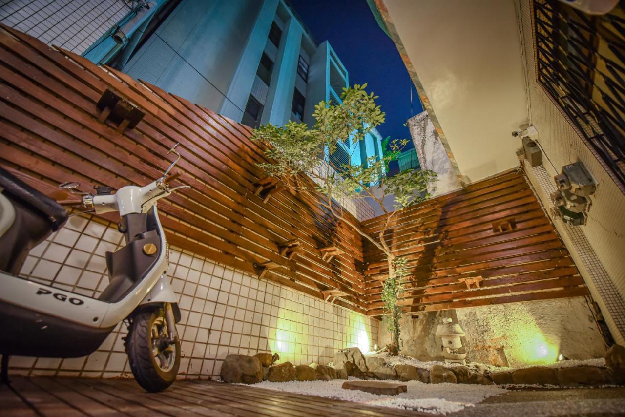 Eryang Homestay Tainan Exteriör bild