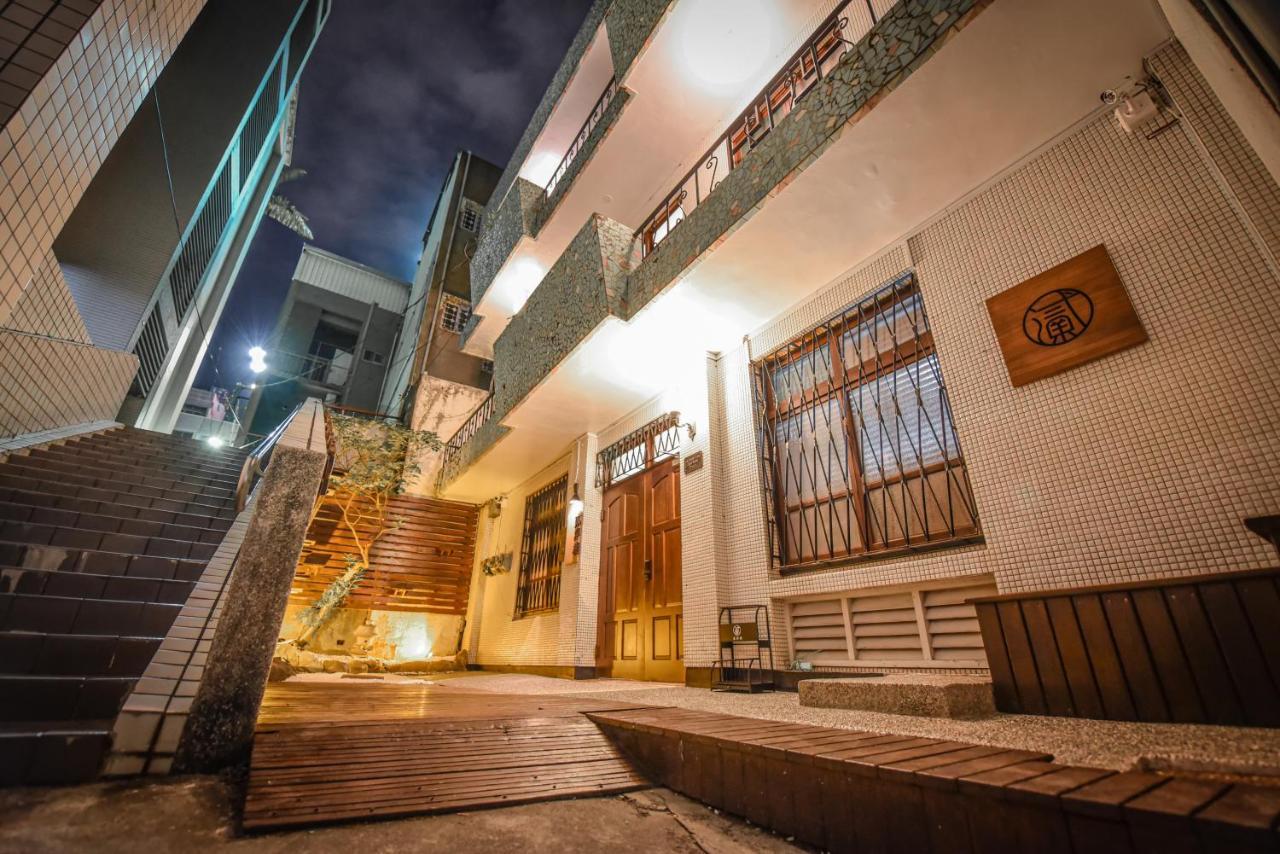 Eryang Homestay Tainan Exteriör bild