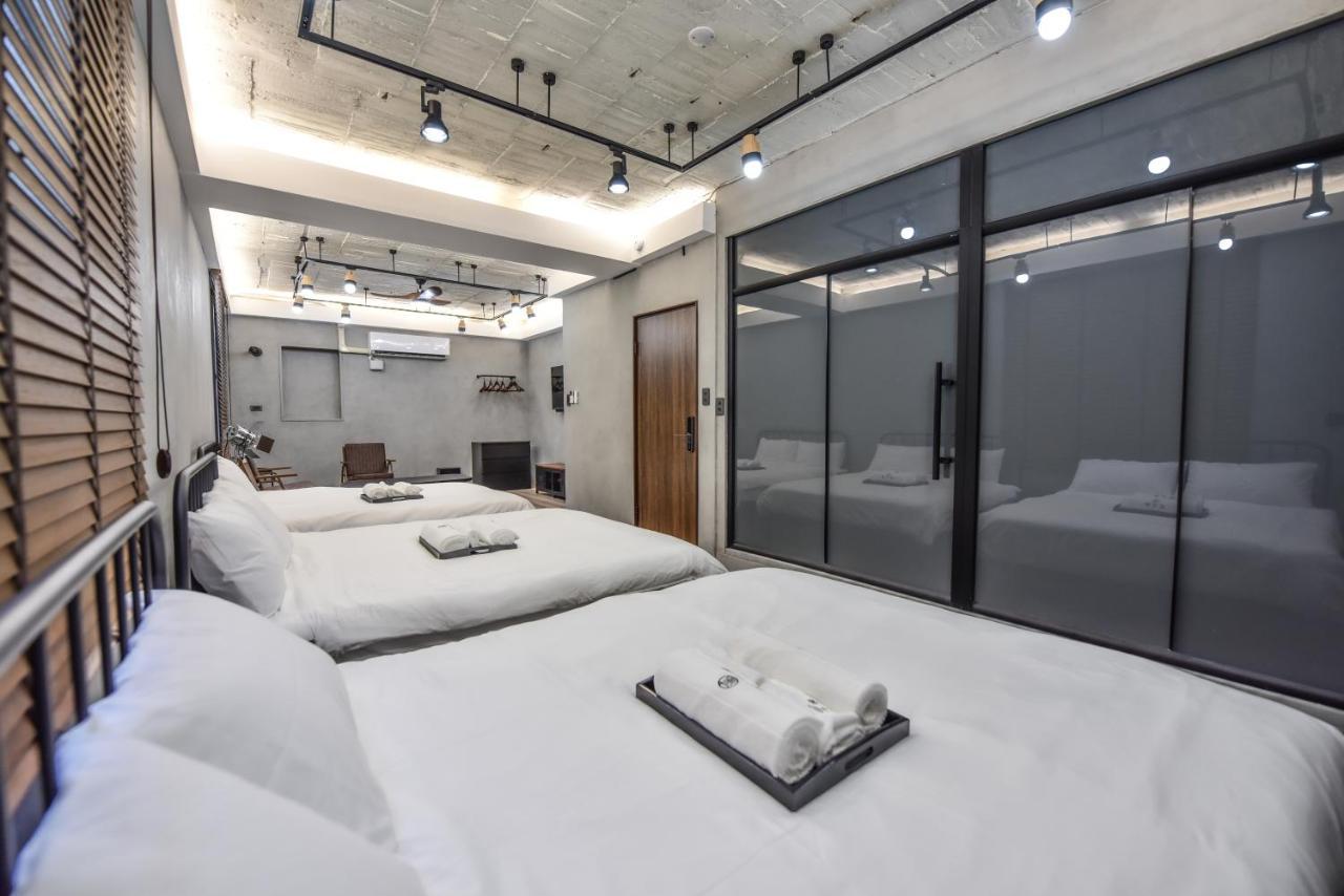 Eryang Homestay Tainan Exteriör bild