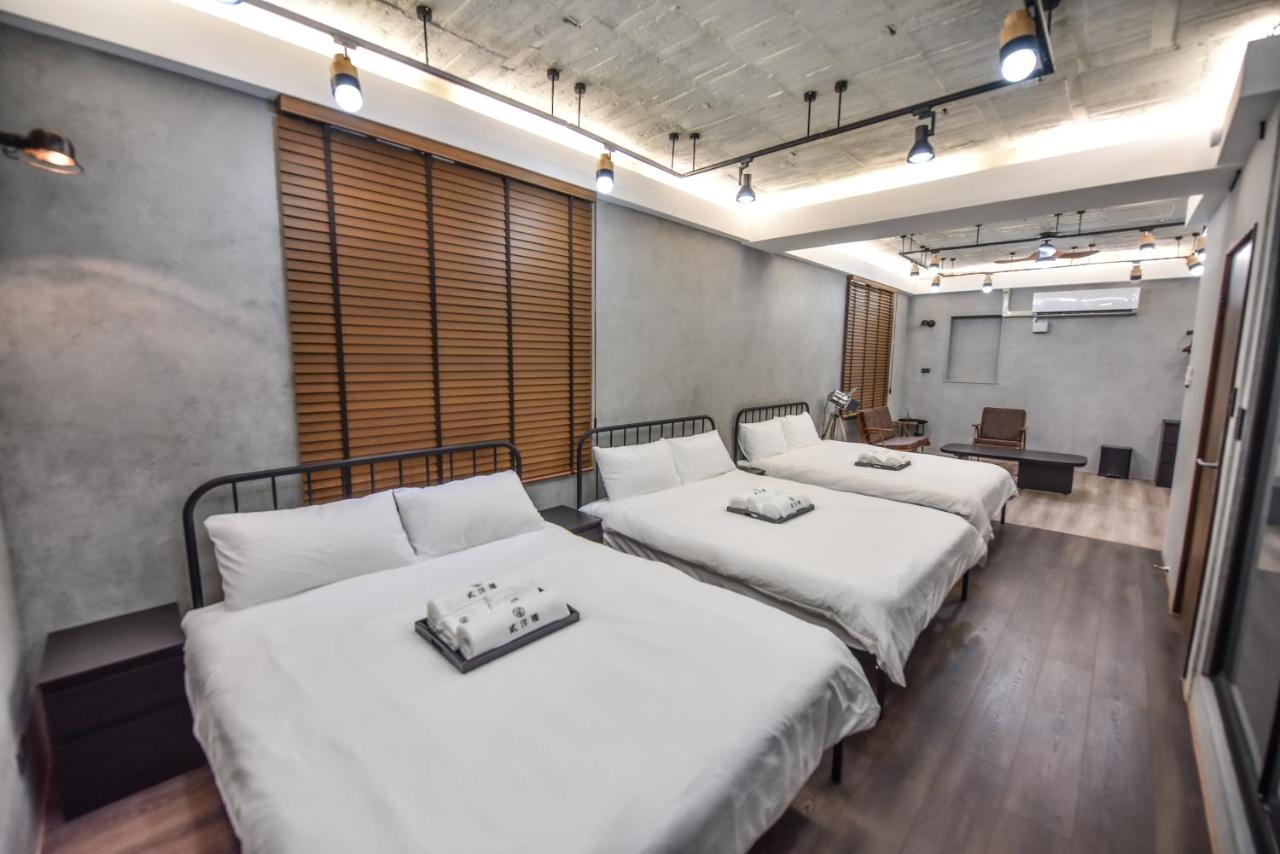 Eryang Homestay Tainan Exteriör bild